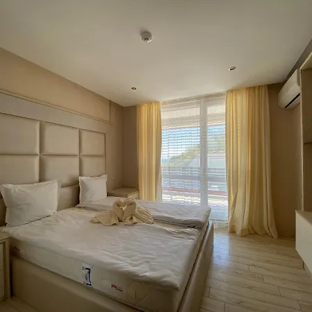 Paradiso 'в' 102 Private Sea View Appartamento Nesebar