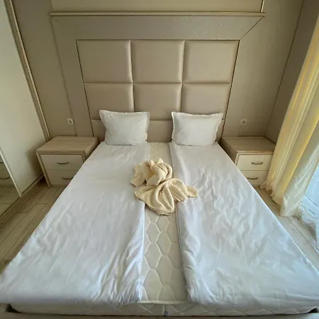Paradiso 'в' 102 Private Sea View Appartamento Nesebar