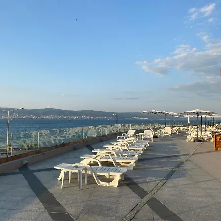 Paradiso 'в' 102 Private Sea View Apartament *